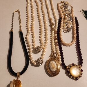 1928 Gold and Pearl Necklace Set with Black and Purple Details